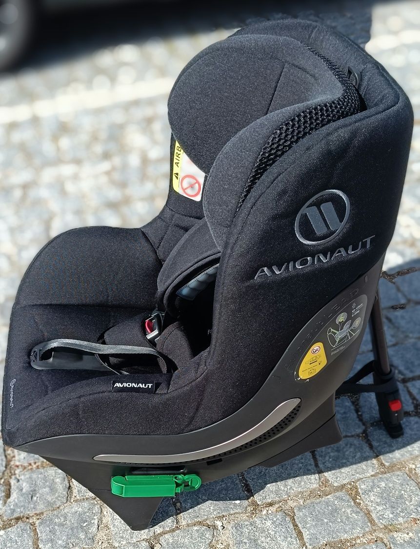 Cadeira  auto bebé Avianaut Sky up preta(pouco usada)10 anos de garant