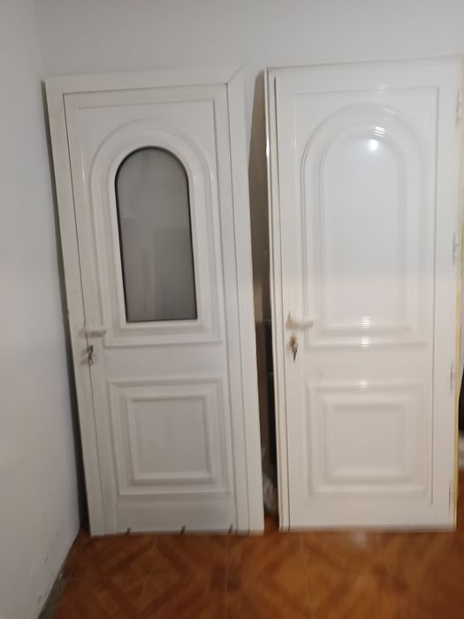 Portas de alumínio com canhões novos