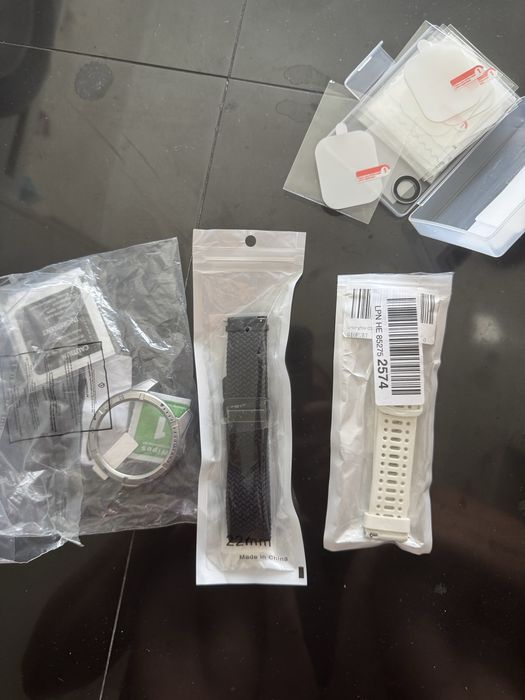 Ao melhor preço - 2 braceletes e 1 aro metálico decorativo ou protetor