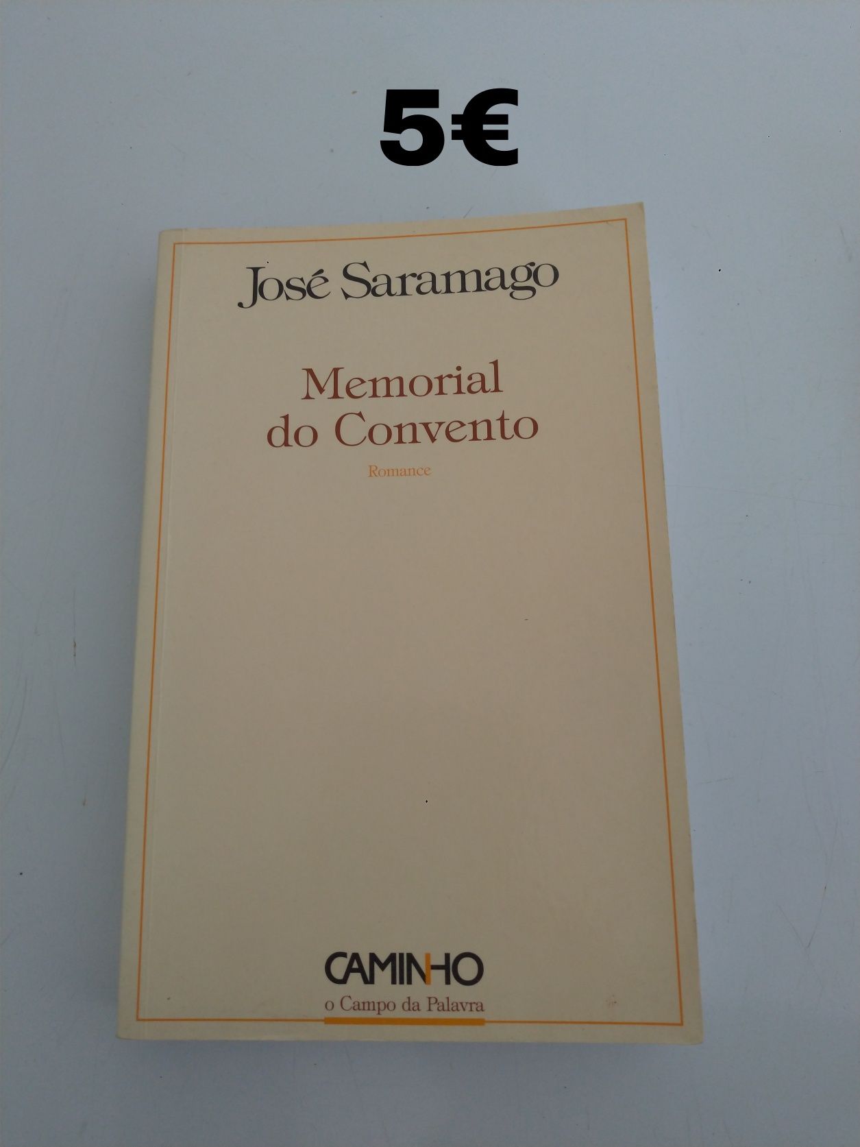 Vários livros portugueses