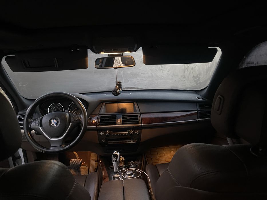 Кросовер Білий бмв х5 е70 3.0 2007