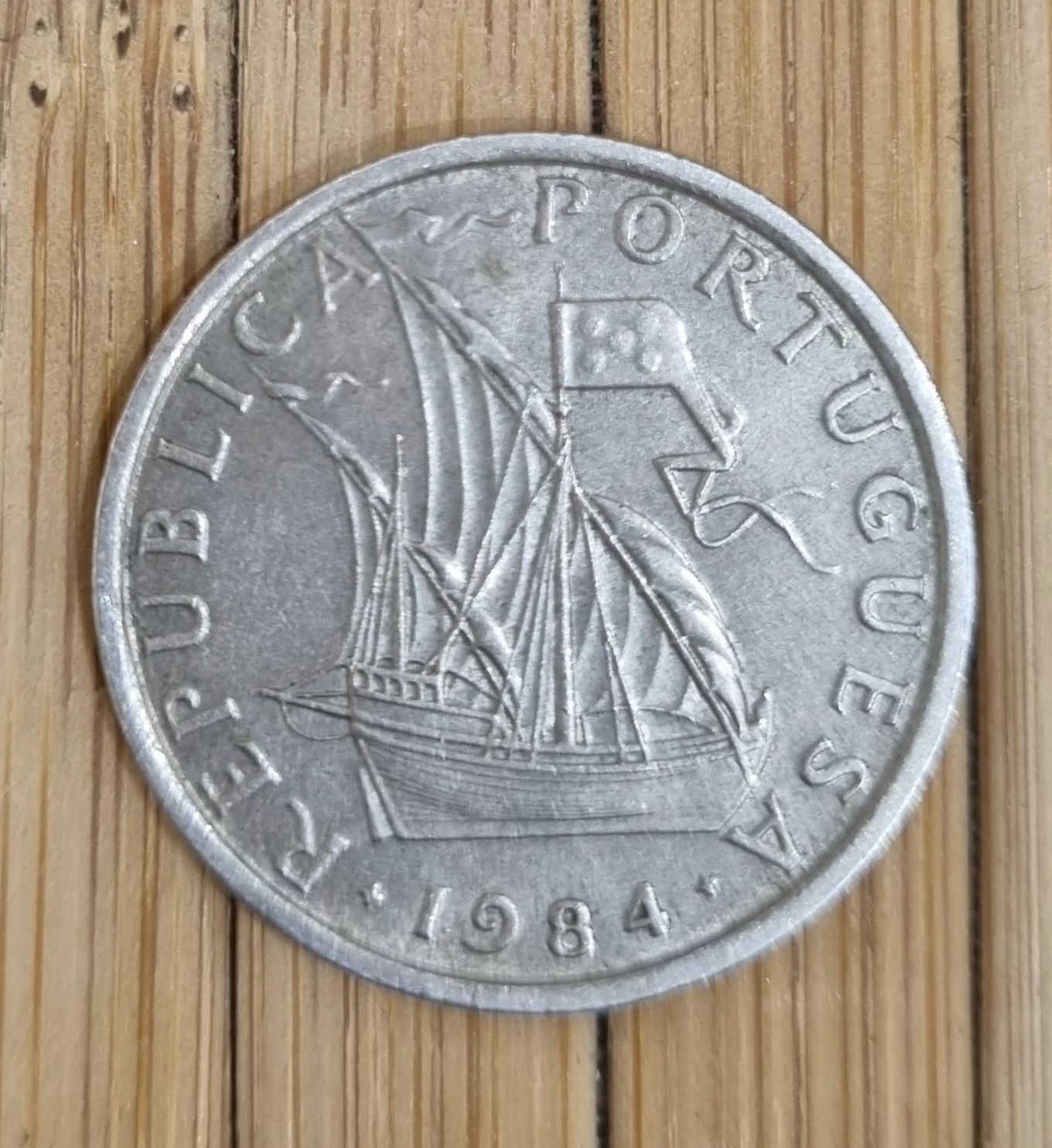 3 moedas de 1984 de 5,00$ escudos