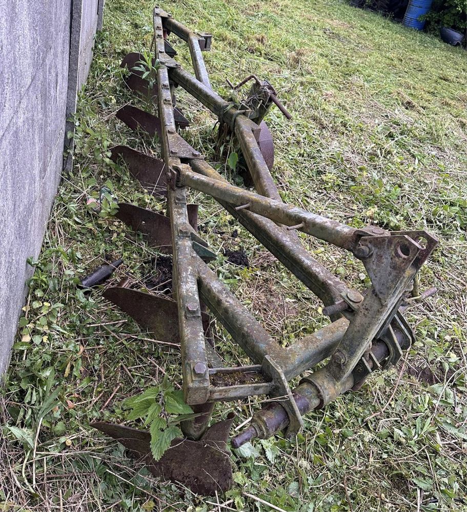 Pług podorywkowy 7,3 skibowy