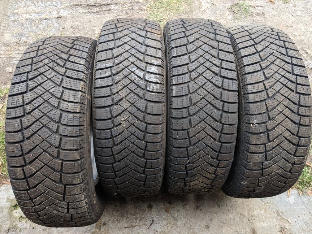 Pirelli Winter Ice Zero FR 225/60 R17 106 Т