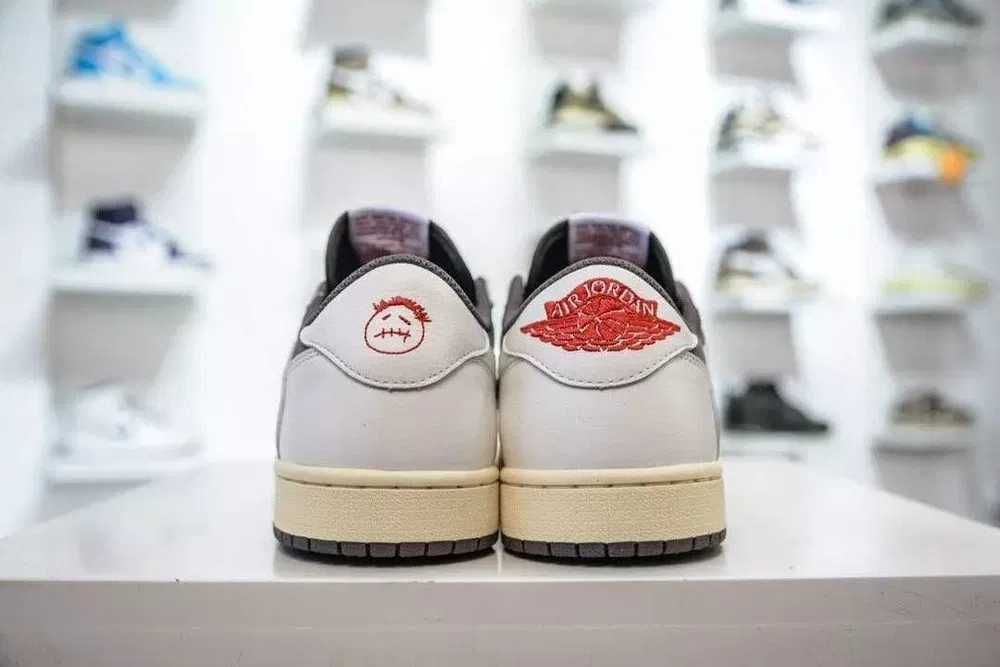 Jordan 1 Retro Low OG SP Travis Scott Reverse Mocha EU.42