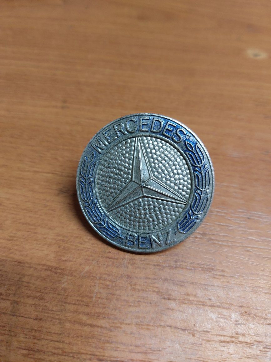 Продам эмблему Мерседес решотки радиатора