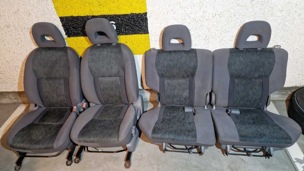 Komplet foteli i tylna kanapa RAV 4 2 (00-05)