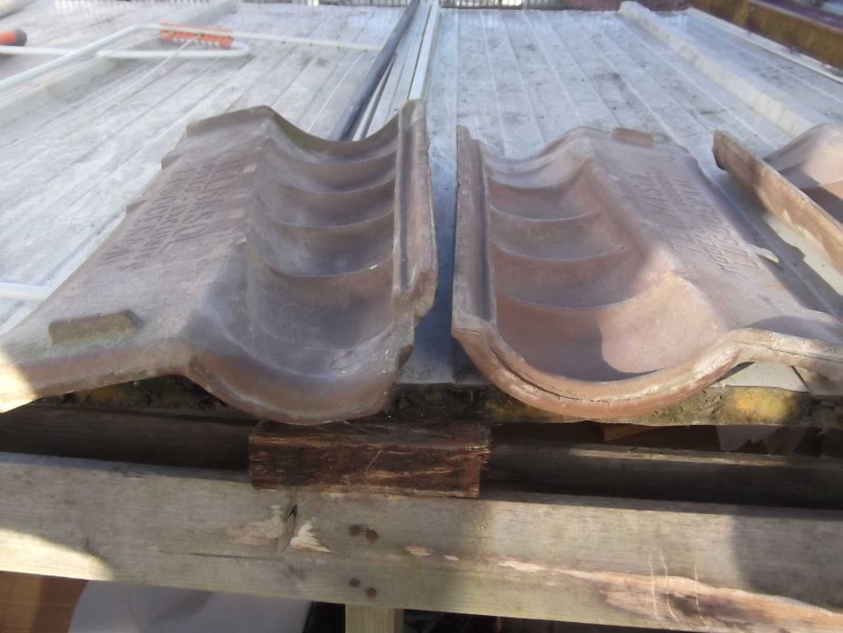 Telhas Sol modelo exclusivo Luso Ceram únicas quatro unidades