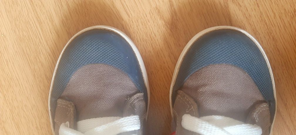 Trampki tenisówki buty z białą podeszwą GEOX r. 27 /wkł. 17 cm.