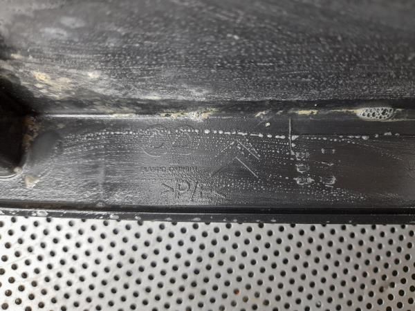 Guia de pára-choques trás direita CITROËN C3 Picasso (SH_)