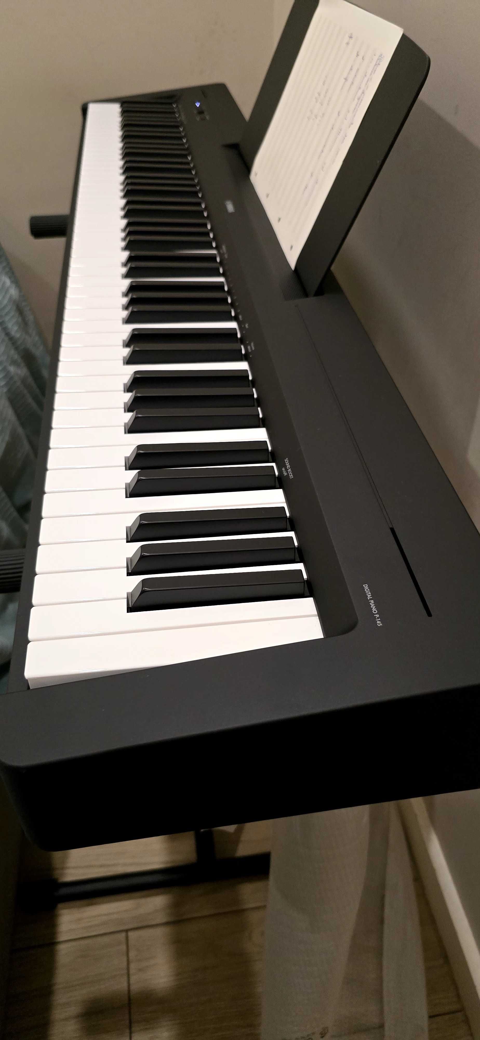 Piano Digital Yamaha P-145 com Pedal de Sustentação Yamaha