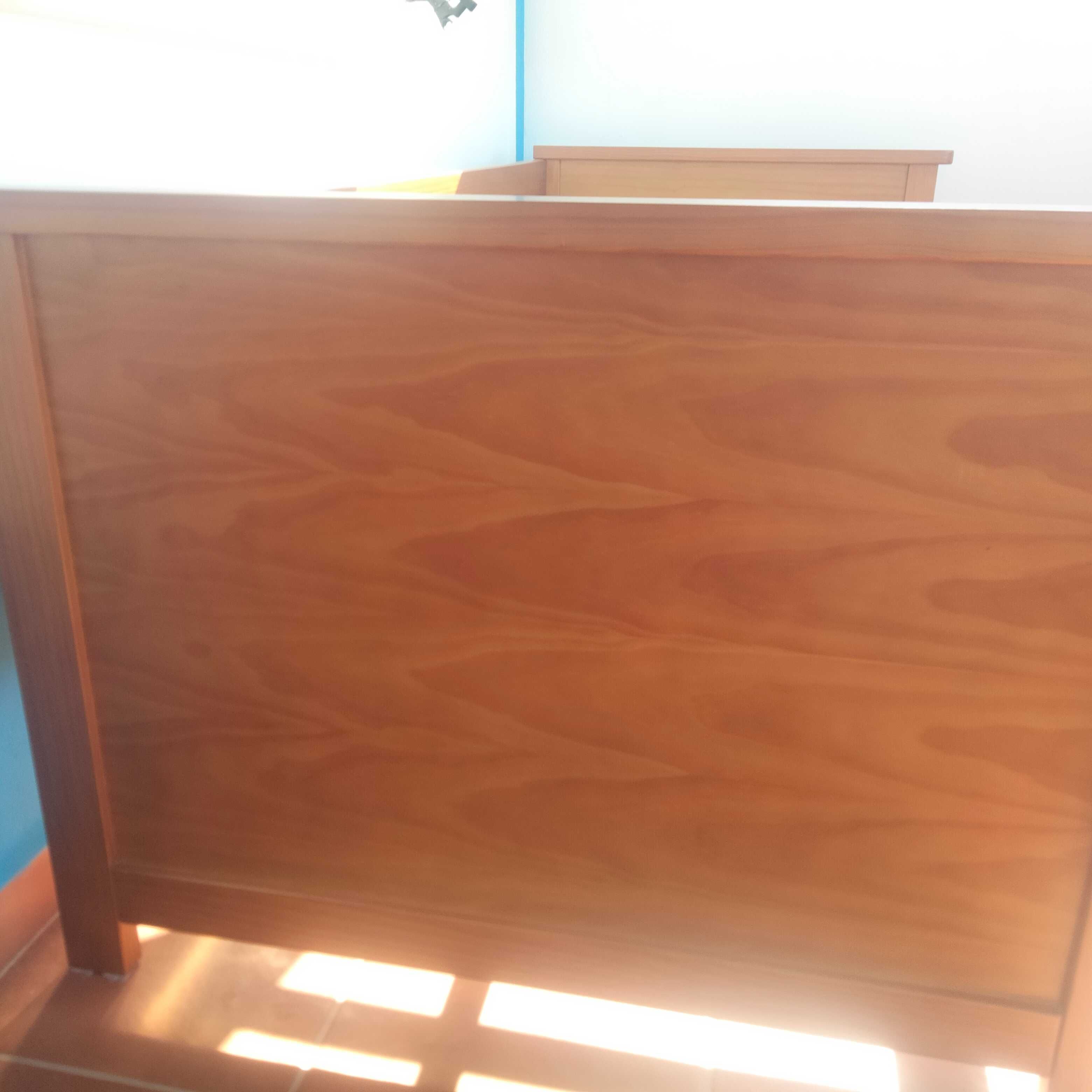 Cama solteiro em pinho