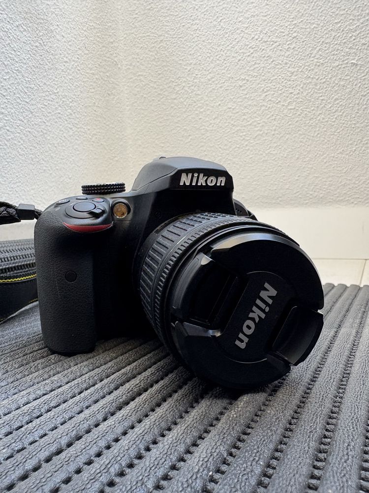 Câmara Nikon D3400