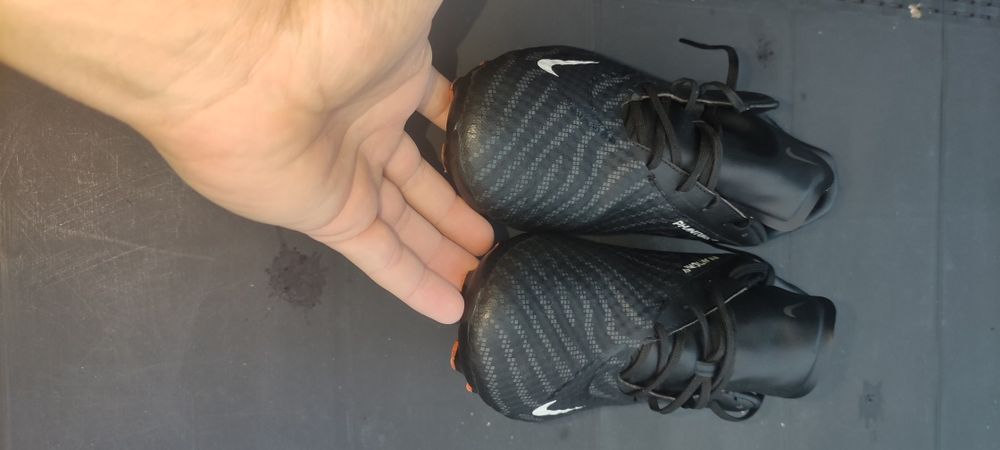 Używane korki Nike Phantom Gx Academy Fg roz. 44 pobranie