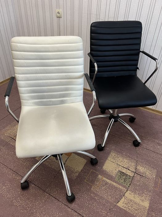 Продам стільці для манікюру