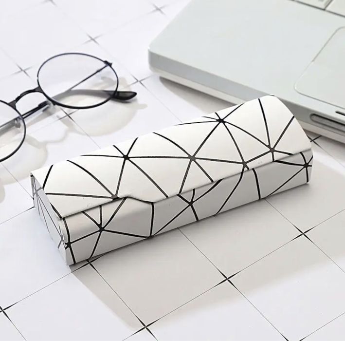 Футляр для окулярів на магніті