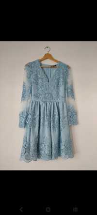 Błękitna sukienka emo amelia rozkloszowana z koronką rękawy