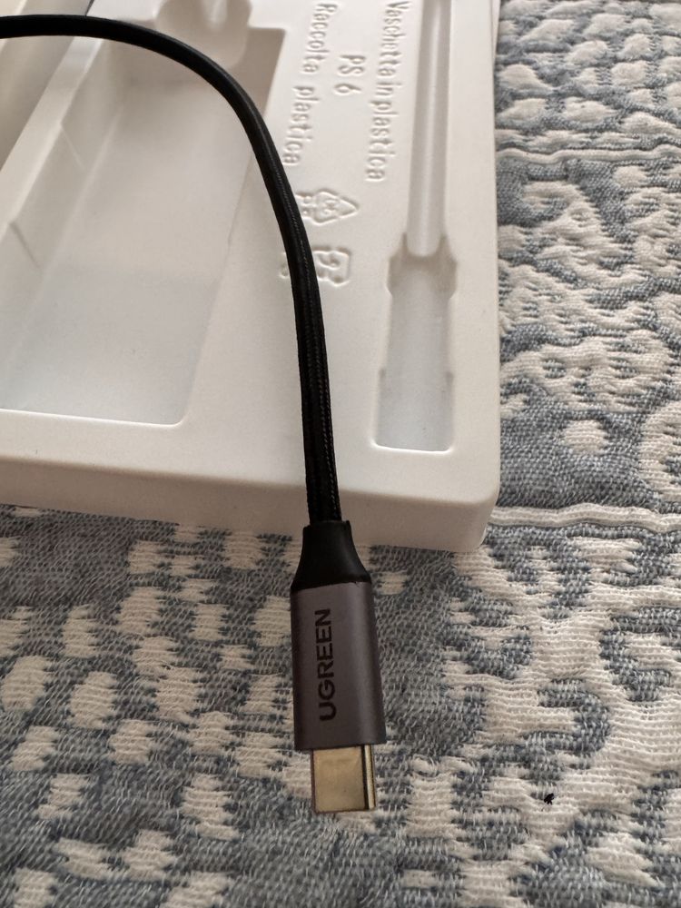 UGREEN Hub USB-C Revodok 6-em-1 (ADAPTADOR)