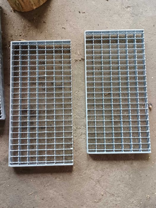 Stopnie stalowe antypoślizgowe ocynkowane