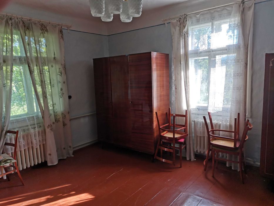 Продається будинок і земельна ділянка