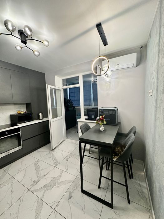 Продам повноцінну 2к квартиру з сучасним ремонтом