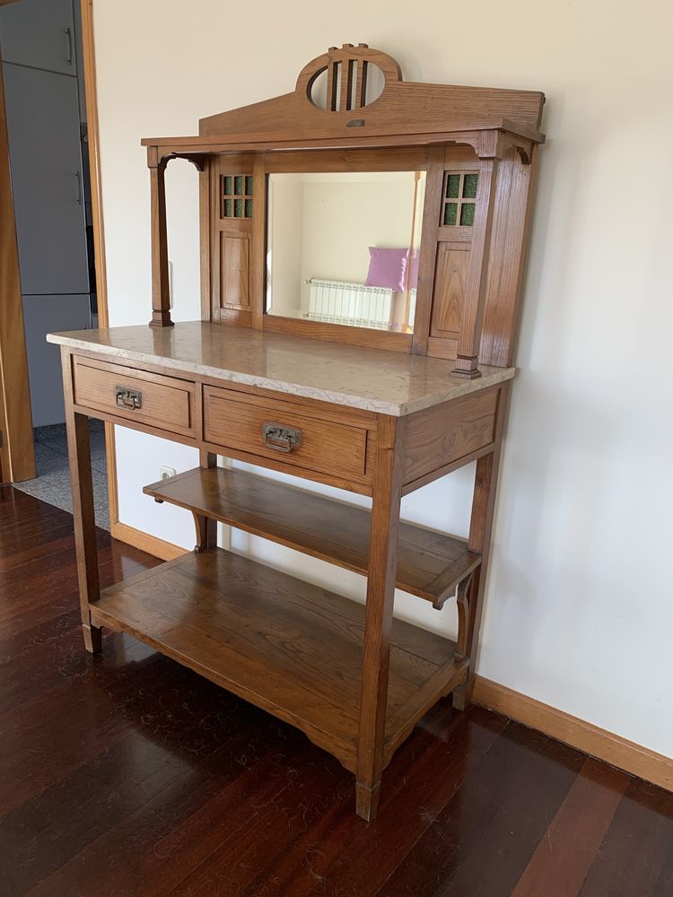 Movél antigo estilo art nouveau