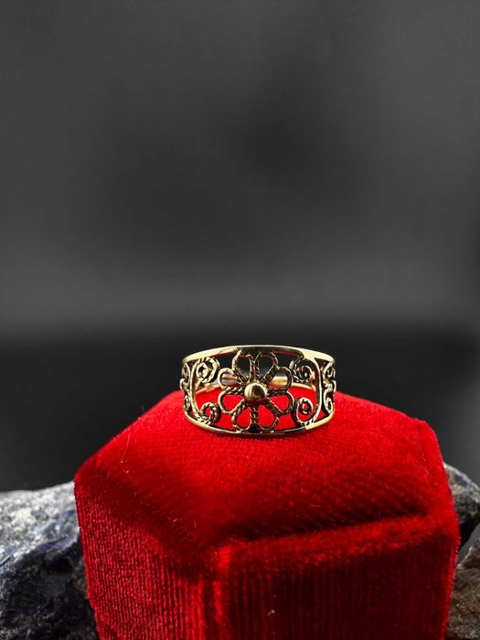 Złoty Pierścionek z Kwiatowym Motywem | JAK NOWY | 585 | 1.79g