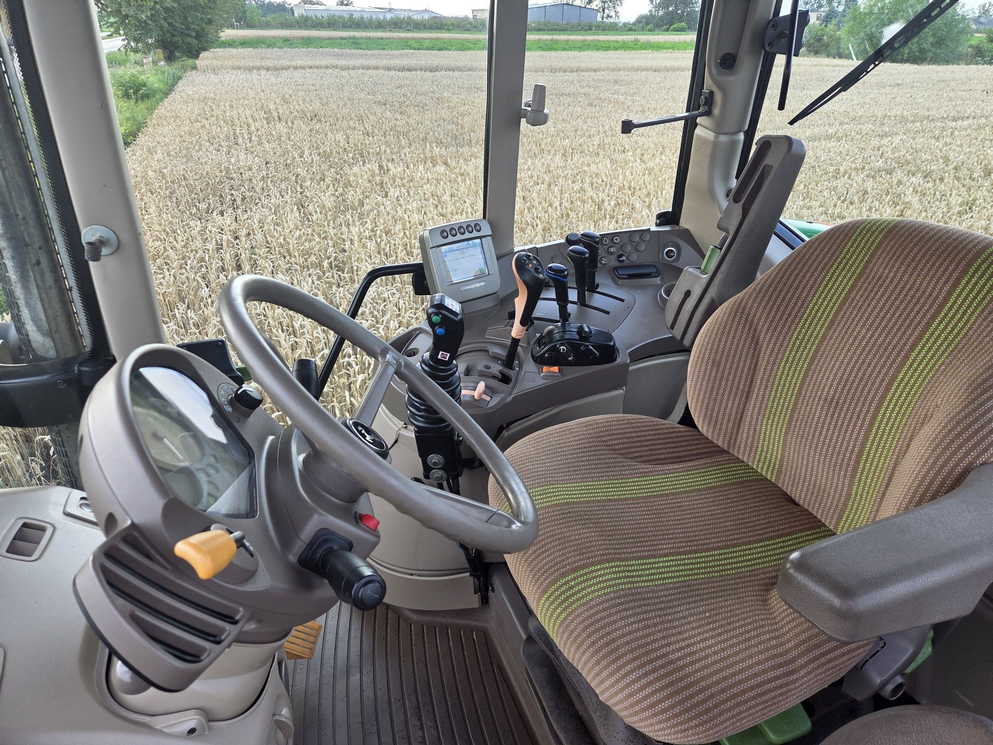 Ciągnik rolniczy john deere 6830 premium, power Quad 
- skrzynia Power