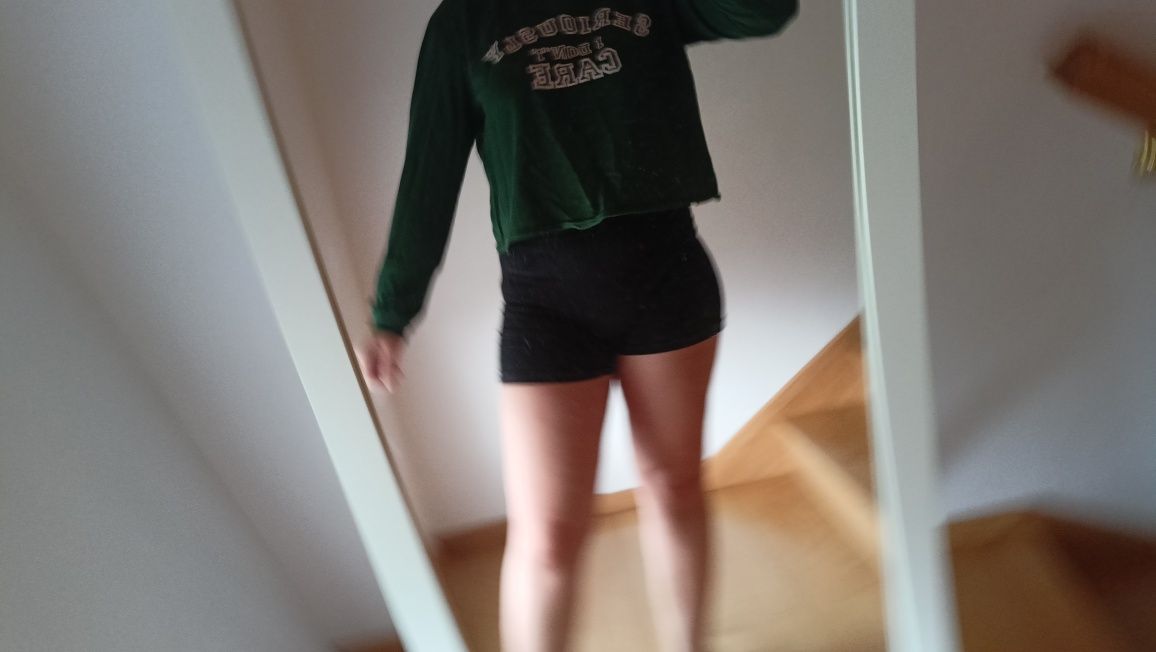 Ciemno zielony crop top