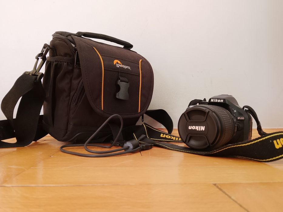 Nikon D5200 + AF-S nikkor 18-105mm