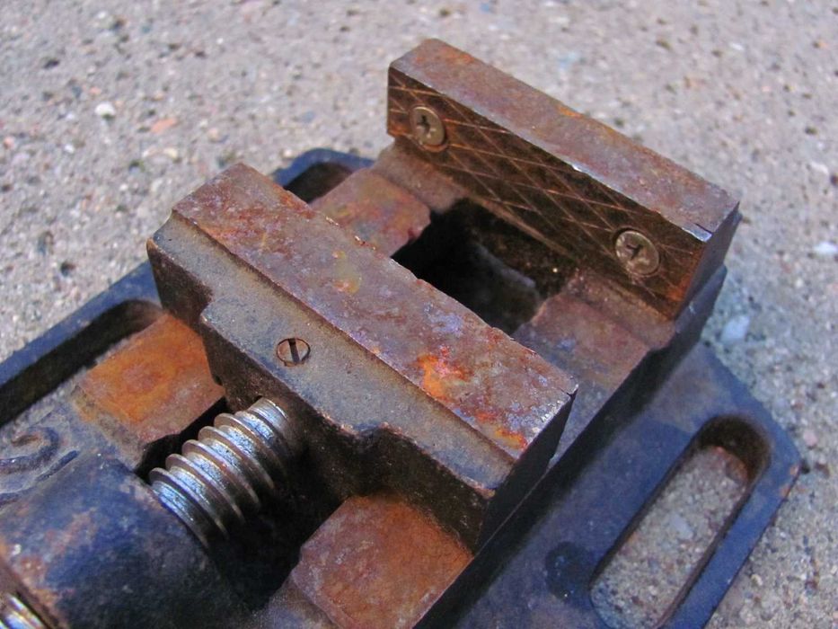 Małe imadło maszynowe do wiertarki stołowej