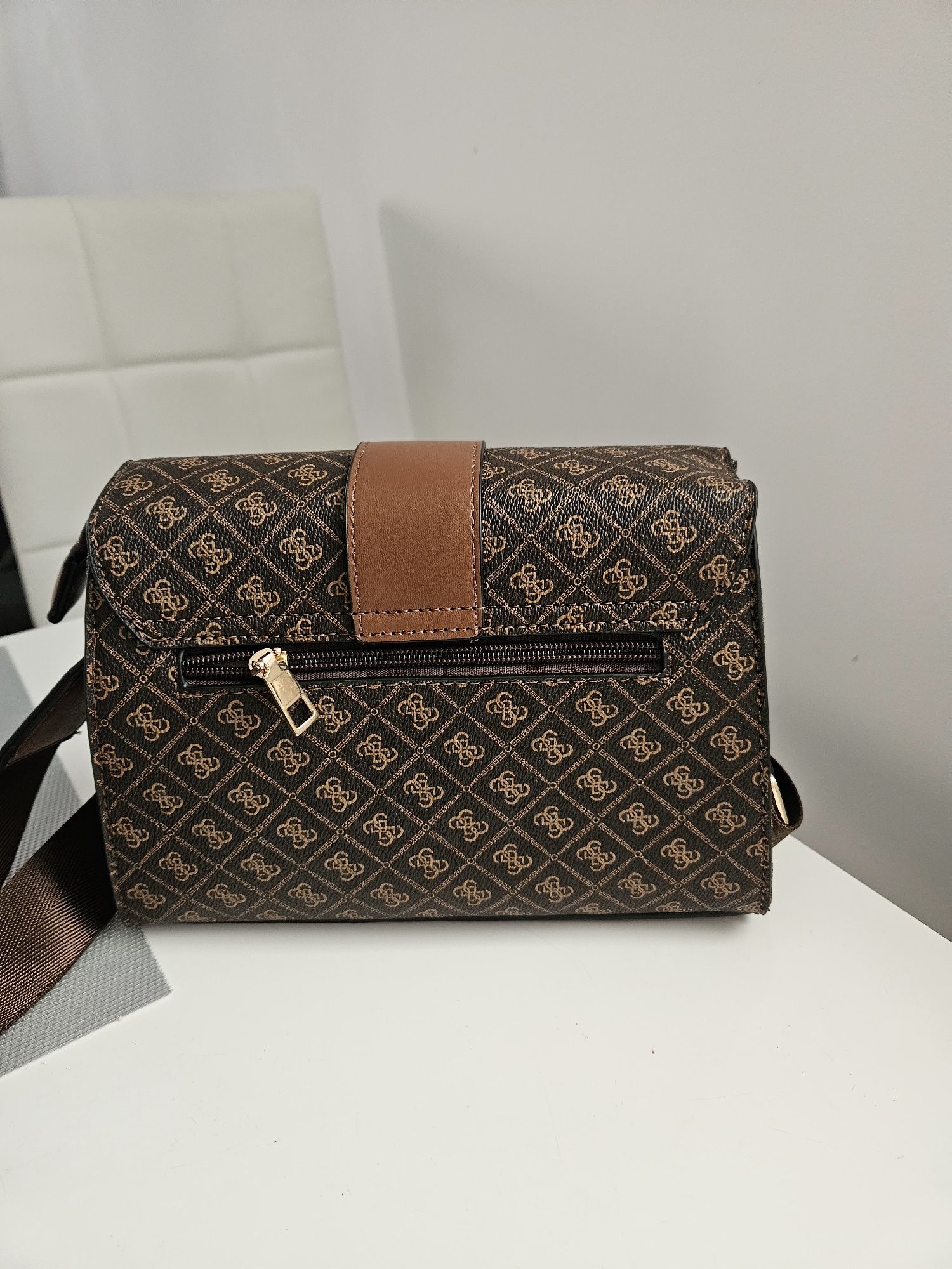 Damska torebka guess