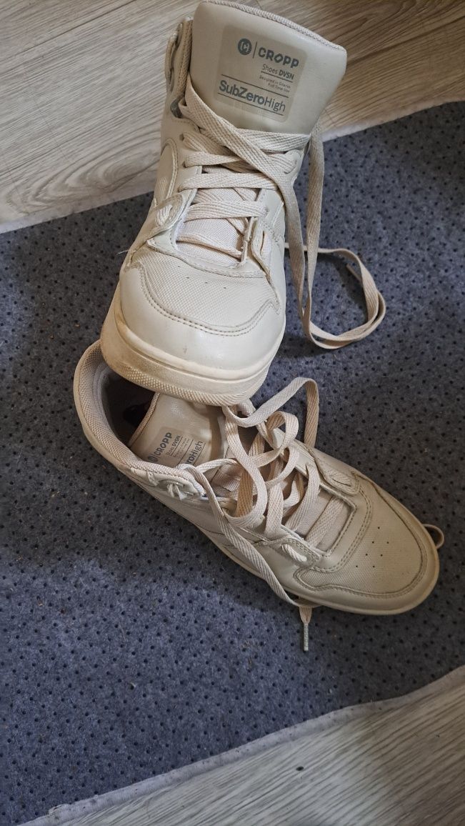 Sprzedam adidasy cropp