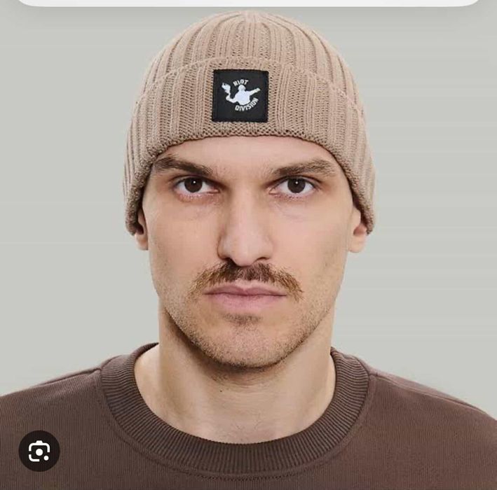 Шапка riot division.