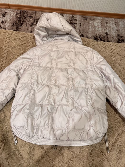 Жіноча демісезонна куртка