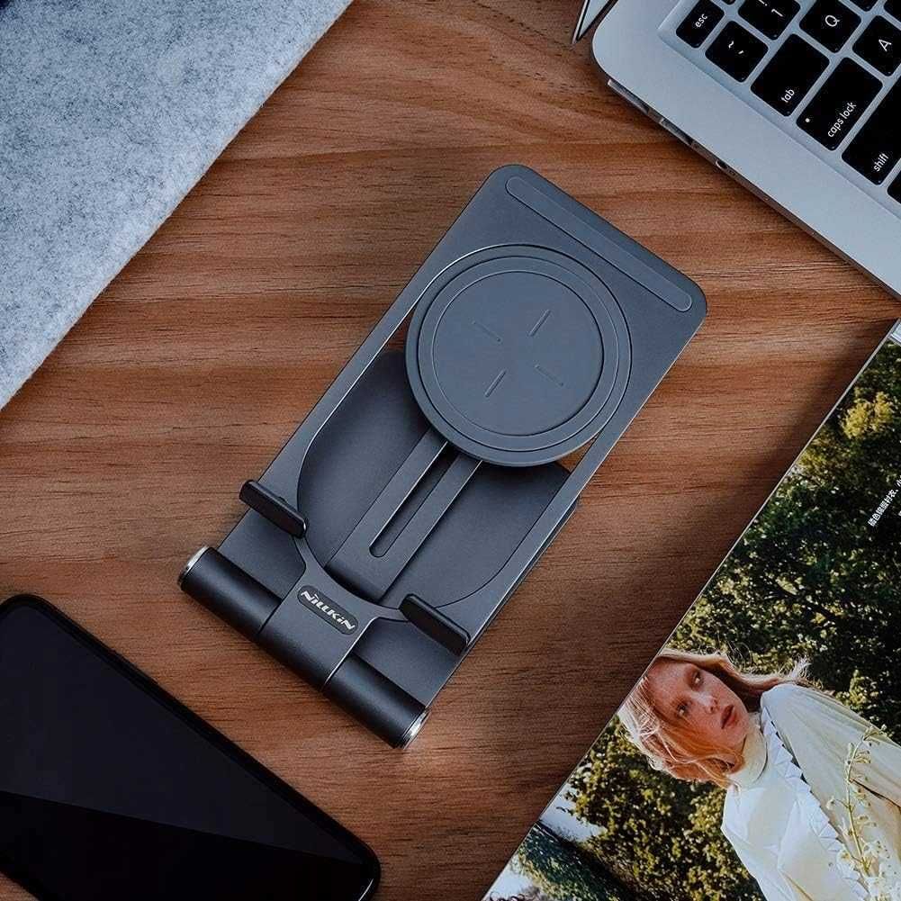 Nillkin Ładowarka indukcyjna MagSafe regulowana USB-C 15W Qi przenośna