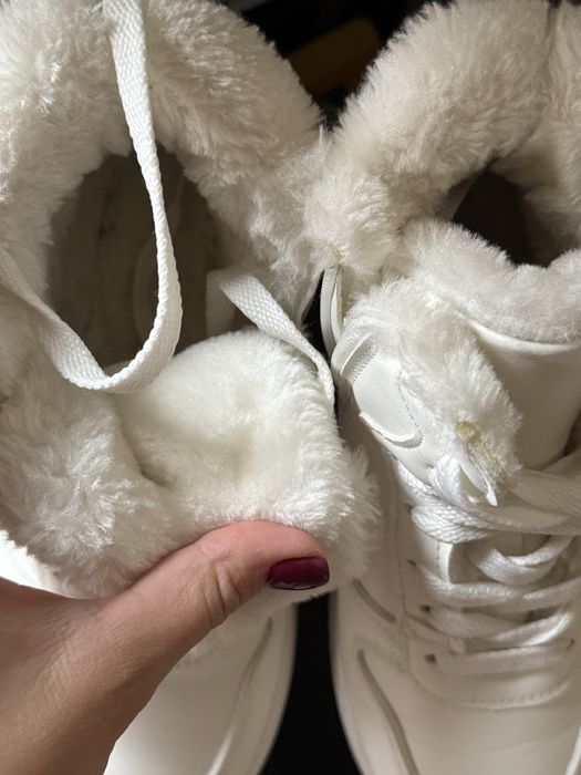 Кросівки зимні жіночі