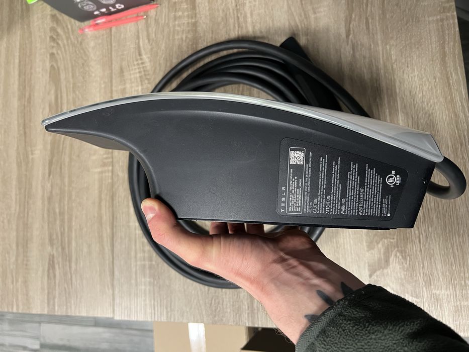 Настінна зарядна станція Tesla Gen 3 - кабель 7 м. (11.5 кВт., 48A)