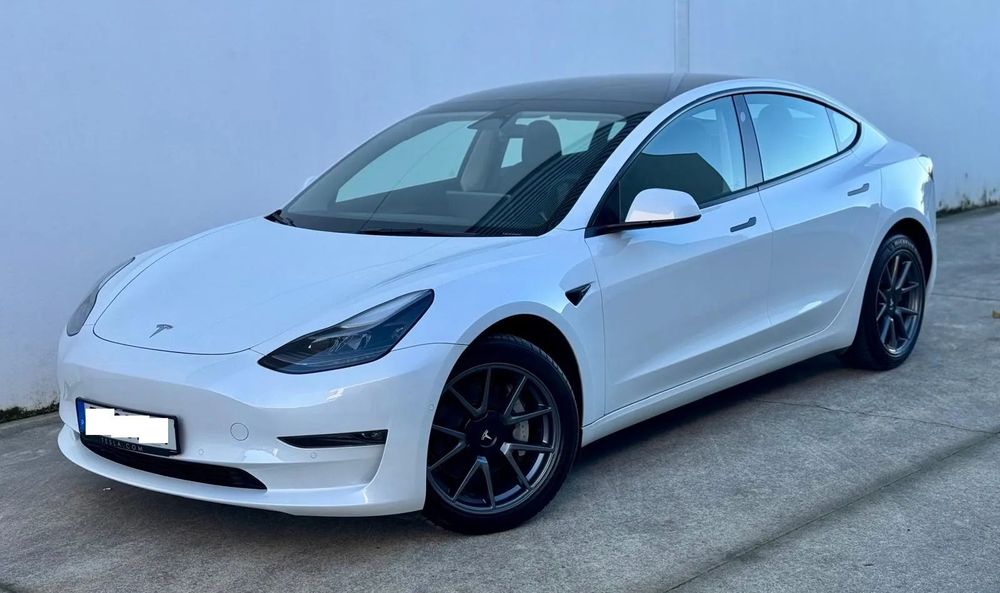 Tesla Model 3 Long-Range Dual Motor AWD