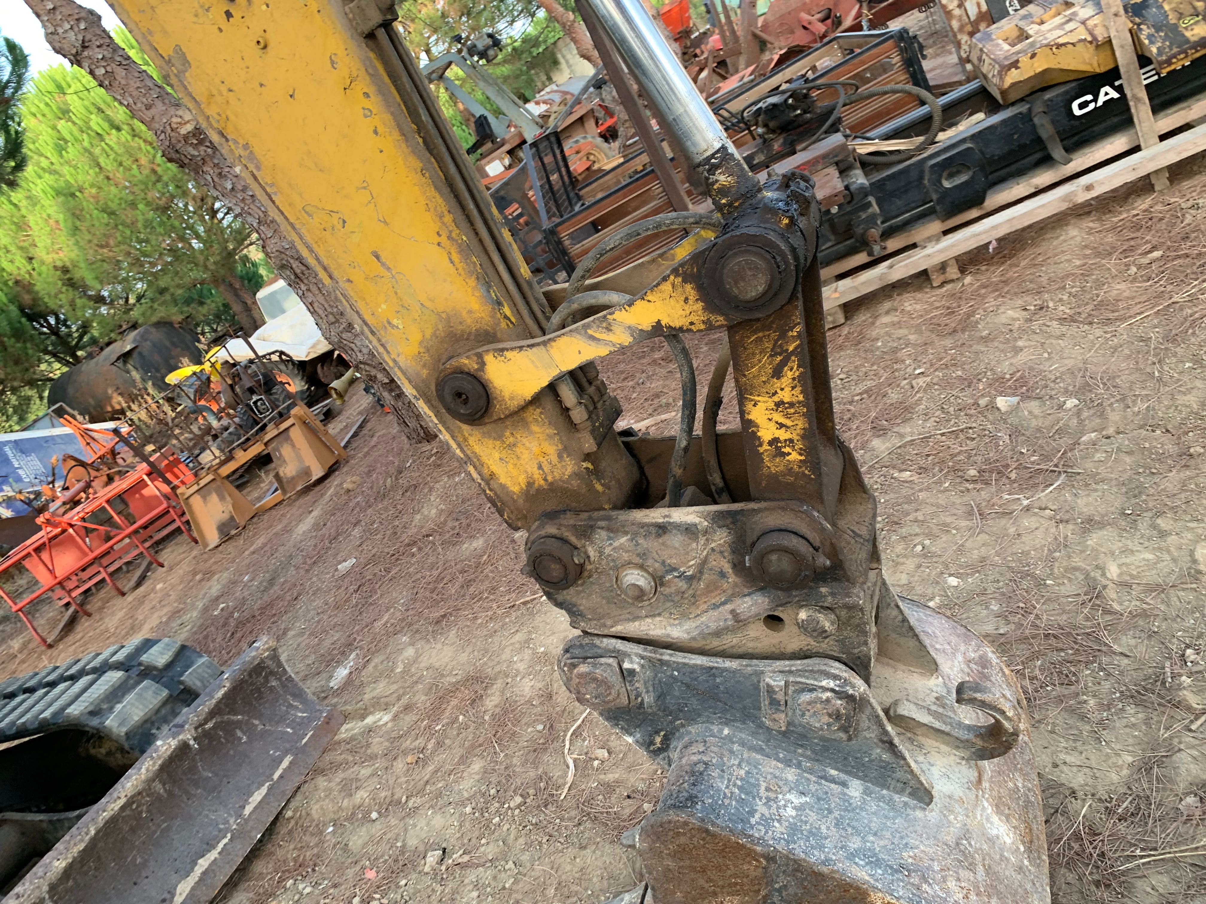 Mini giratória yanmar 5/5 t Mafra