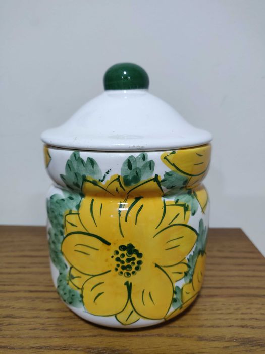 Pote em cerâmica