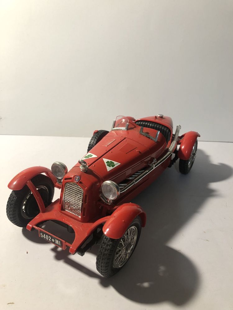 Alfa Romeo 2300 Monza escala 1/18