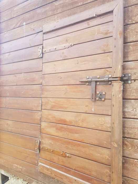 Gołębnik solidnej konstrukcji , kurnik, drewutnia