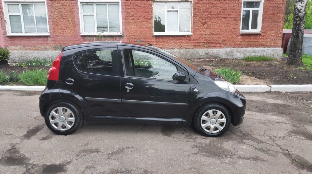 Продам авто Peugeot 107 2009