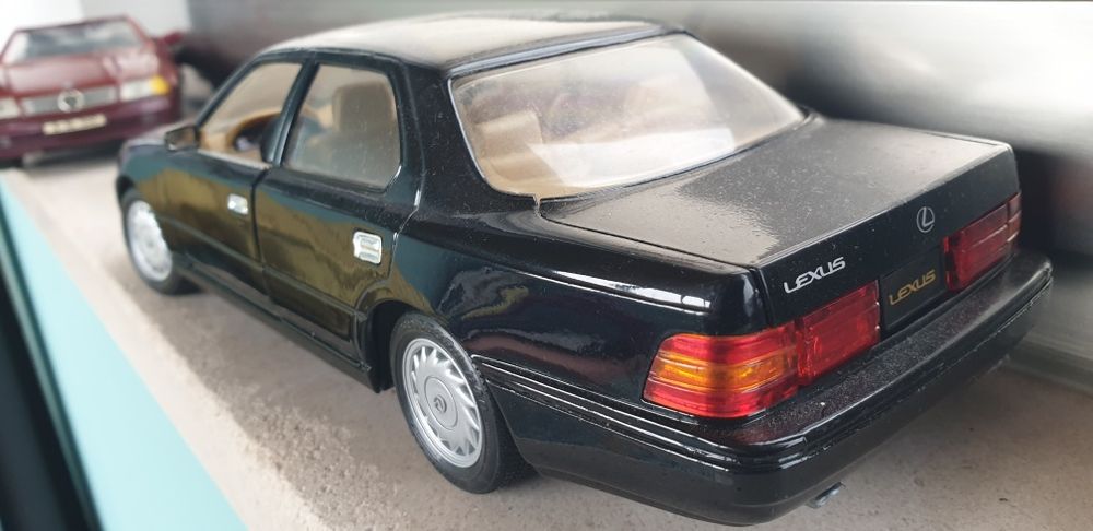 1/18   MERCEDES e LEXUS