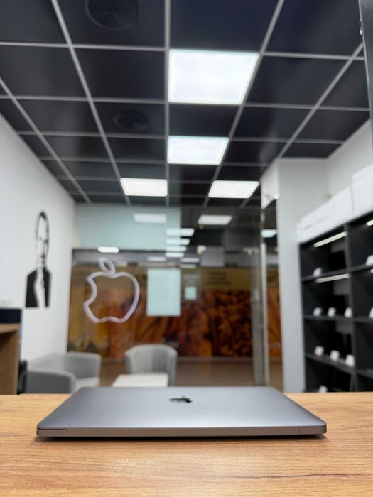 Macbook Air 2020 (2023) (M1/8gb /256 ssd )