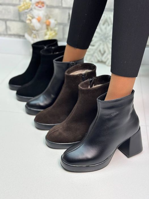 Жіночі шкіряні зимові черевики в кольорах