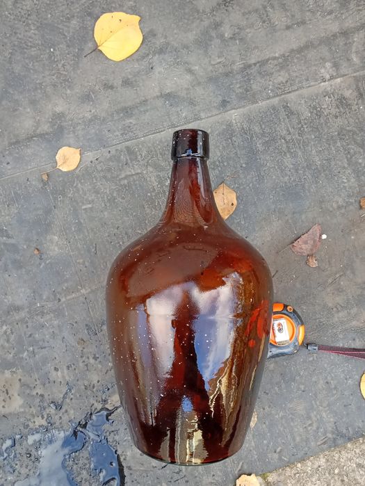 Продам стеклянная бутылка.