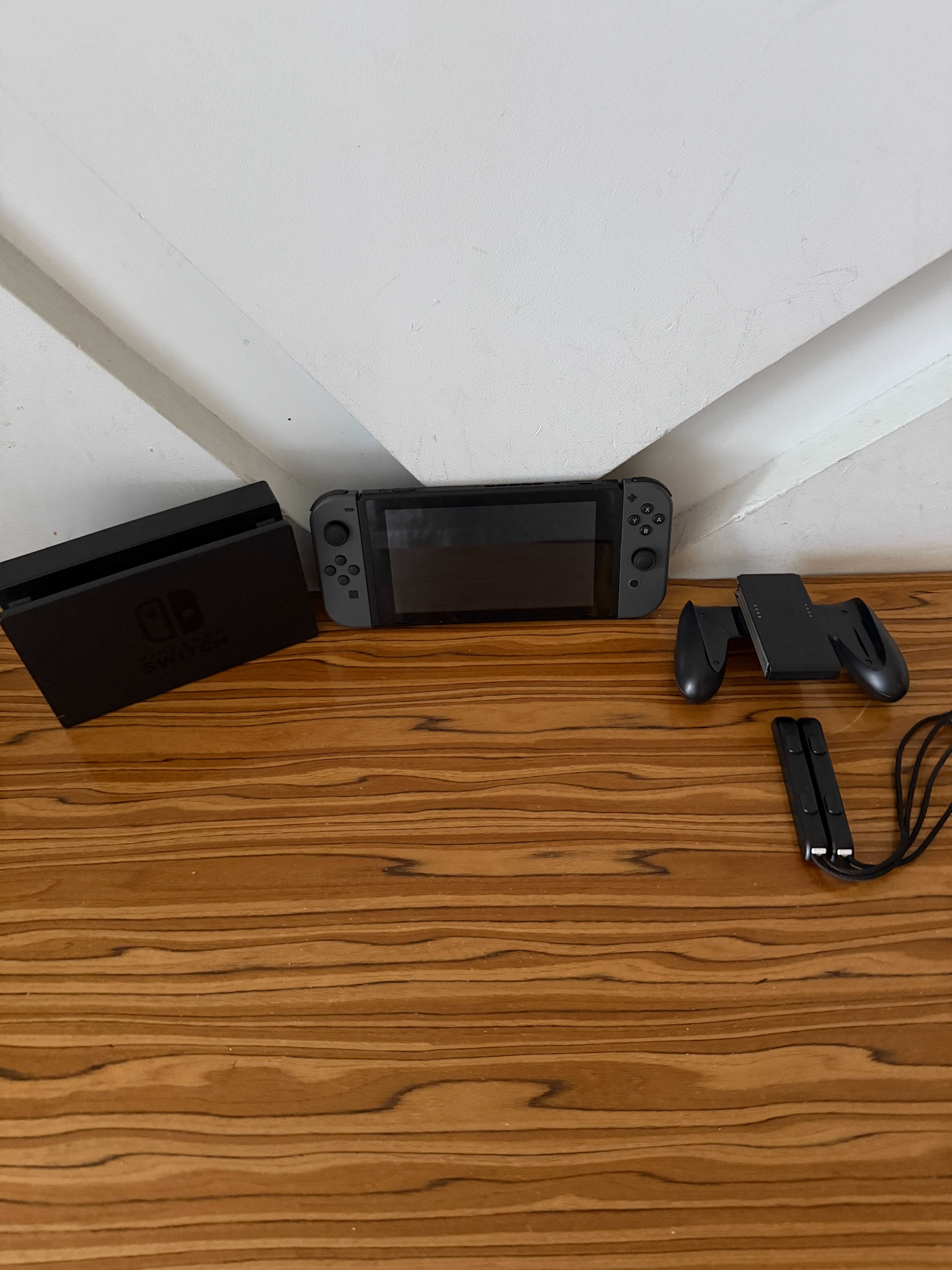 Konsola Nintendo Switch V2 + DOCK Stacja Dokująca + Akcesoria