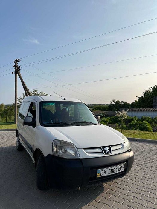 Peugeot Partner 2011 рік 1.6 HDI пасажирський з боковою дверкою
